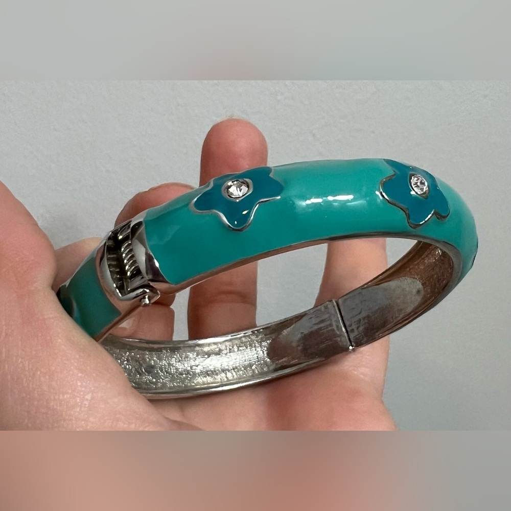Enamel Spring Bracelet - Picture 3 of 16